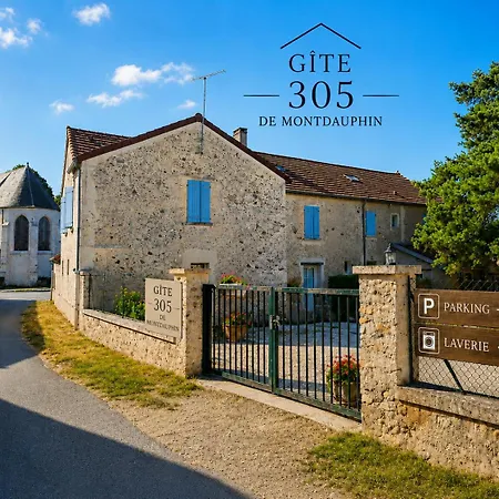 305 Hébergement de vacances